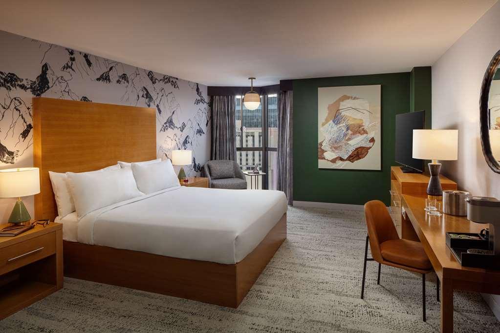 Whitney Peak Hotel Reno, Tapestry Collection By Hilton Номер фото
