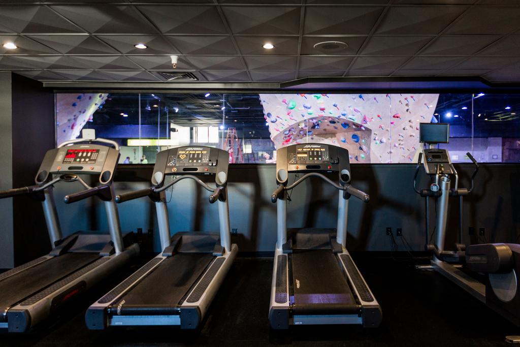 Whitney Peak Hotel Reno, Tapestry Collection By Hilton Экстерьер фото